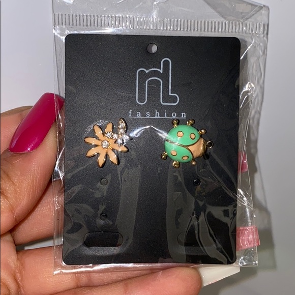 Adorable Ladybug Earrings - Picture 1 of 1